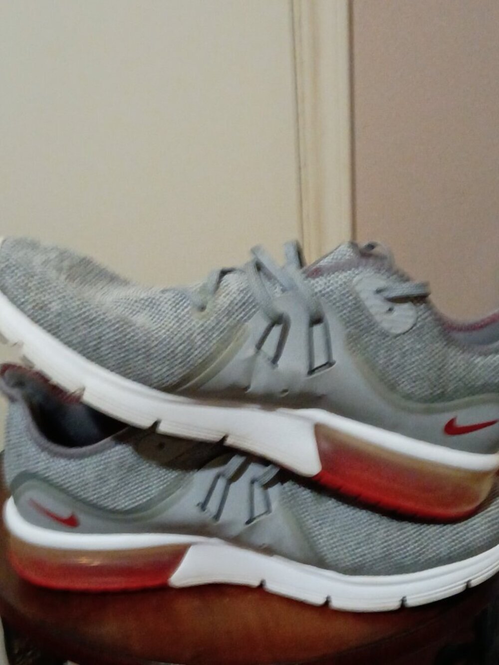 Nike Air Max Sequent 3 Mens Sz 10.5 Grey University Red Running Shoe 921694-060 - Picture 13 of 14